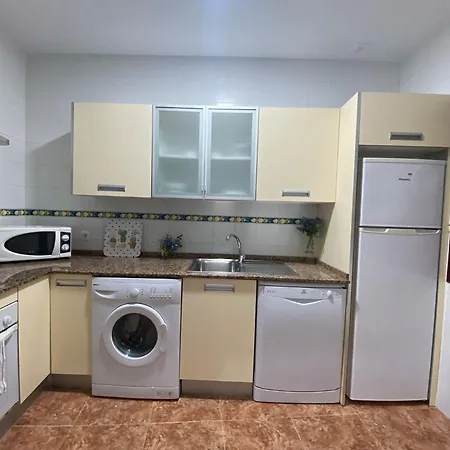 Vivienda Centrica Con Salida Directa A Las Playas * Chiclana de la Frontera